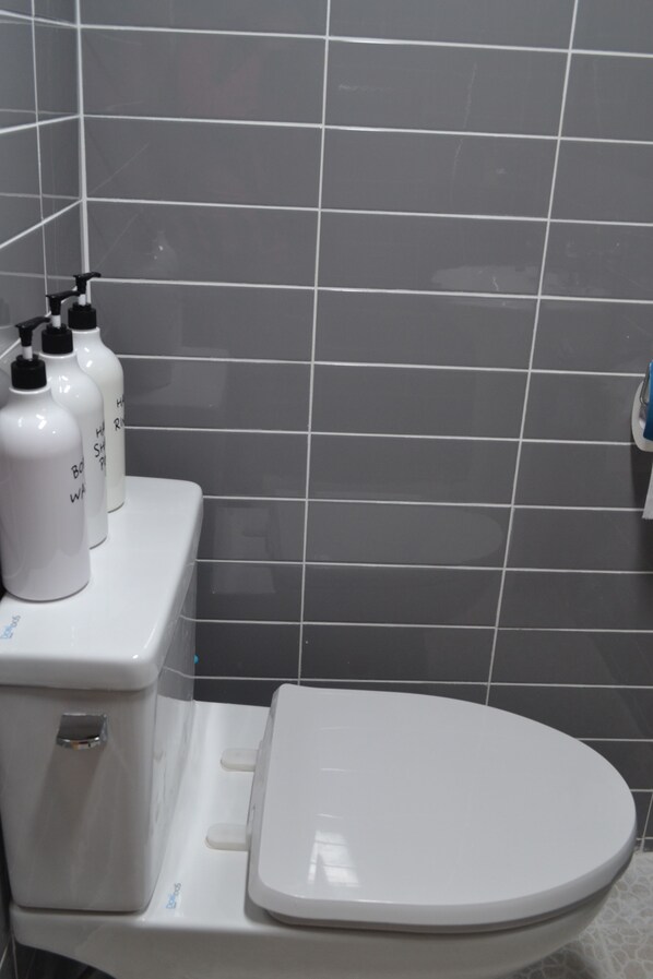 Blue House | Bathroom