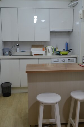Private kitchen - Blue House (Seoul)