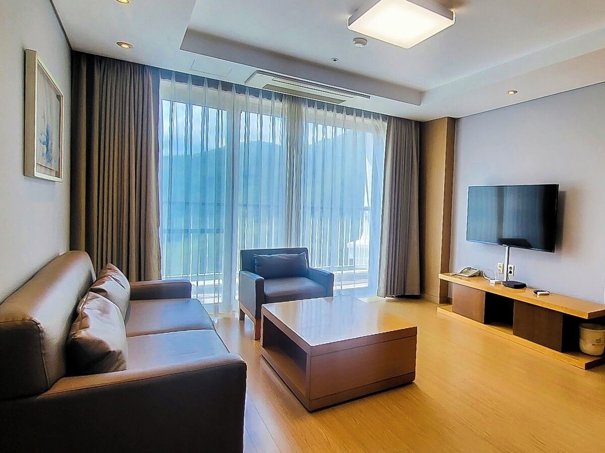 Suite (Base 4 pax, Extra person fee charge on site) | Free WiFi, bed sheets