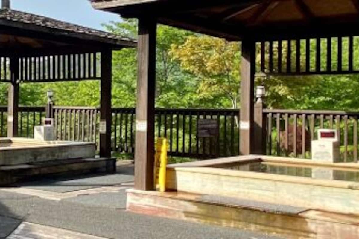 sauna, hot tub, hot springs/mineral springs