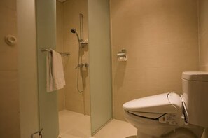 Shower, hair dryer, slippers, bidet - STX Resort (Mungyeong)