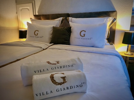 Standard Double Room - Attic | Minibar, in-room safe, individually decorated, individually furnished. Villa Giardino Heritage Boutique Hotel Bol