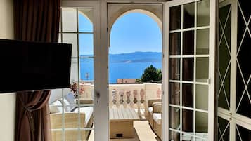 Presidential Suite | 1 bedroom, minibar, in-room safe, individually decorated