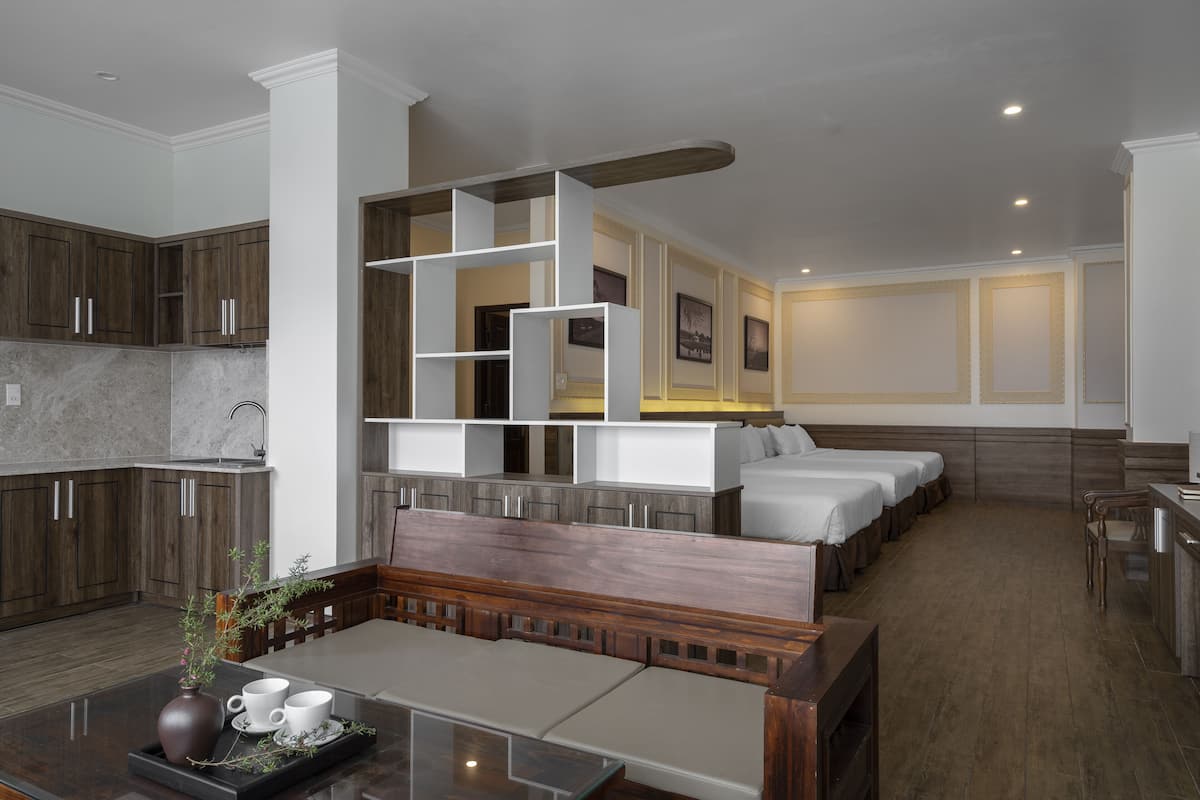 Suite estudio junior | Minibar, caja de seguridad en la habitación y escritorio