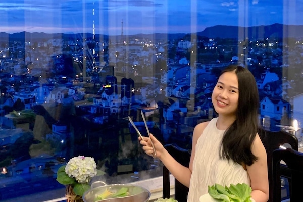 Aperto a colazione, pranzo e cena, cucina locale e internazionale