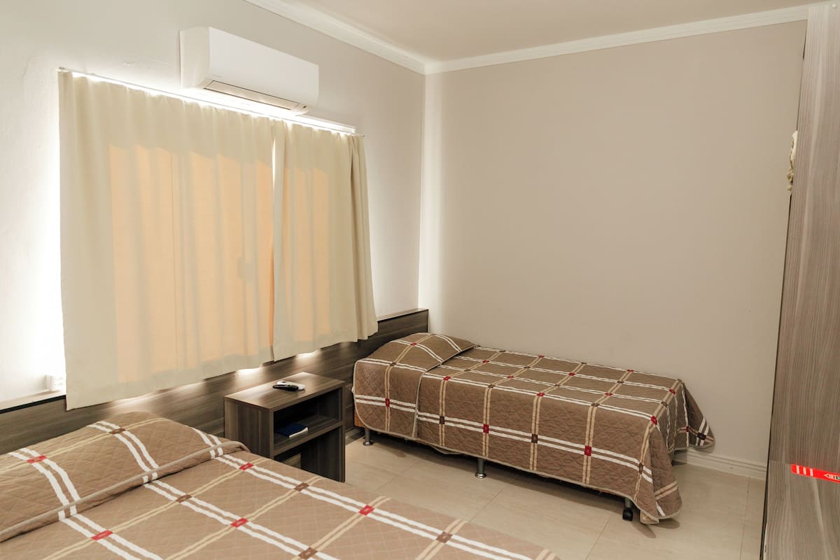 Comfort Triple Room | Minibar, iron/ironing board, free WiFi, bed sheets