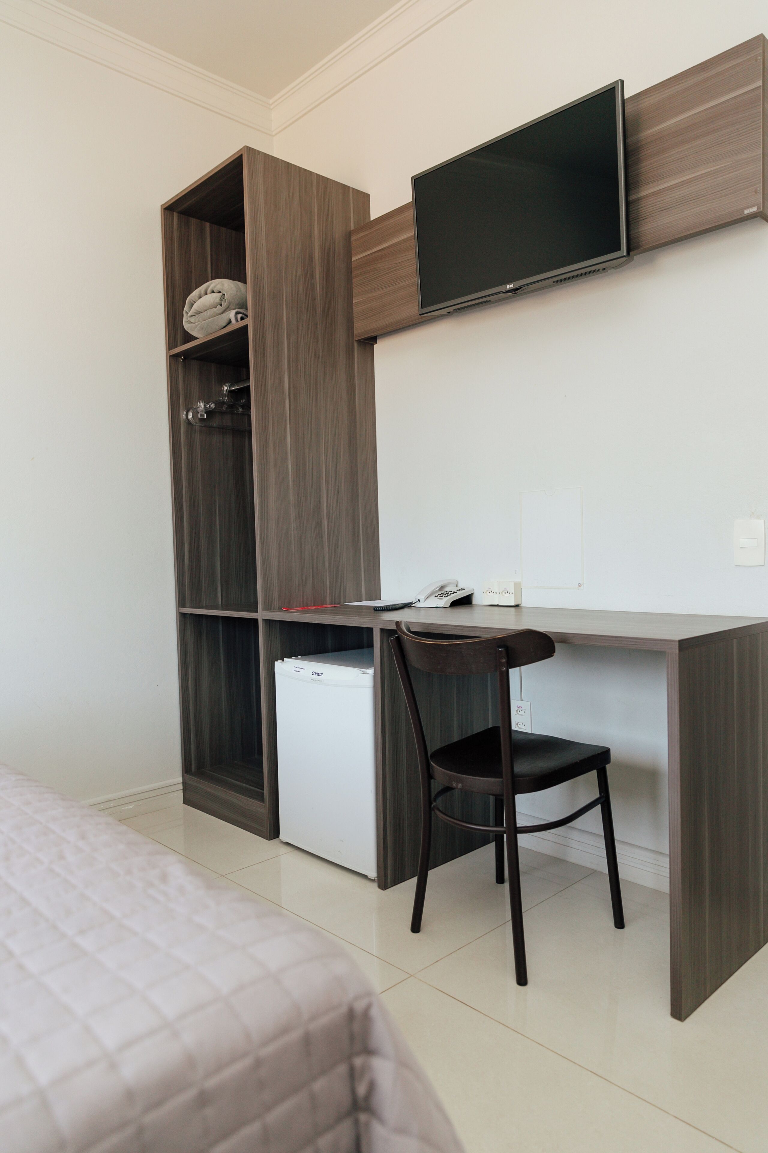 comfort room | minibar, iron/ironing board, free wifi, bed sheets