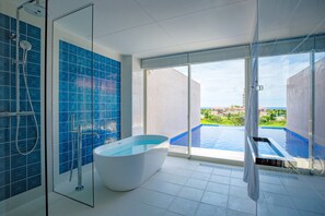 Villa - ikke-ryger - adgang til Club-lounge (Pool Villa Premier 2nd floor) | Badeværelse | Separat badekar og bruser, dybe badekar, gratis toiletartikler