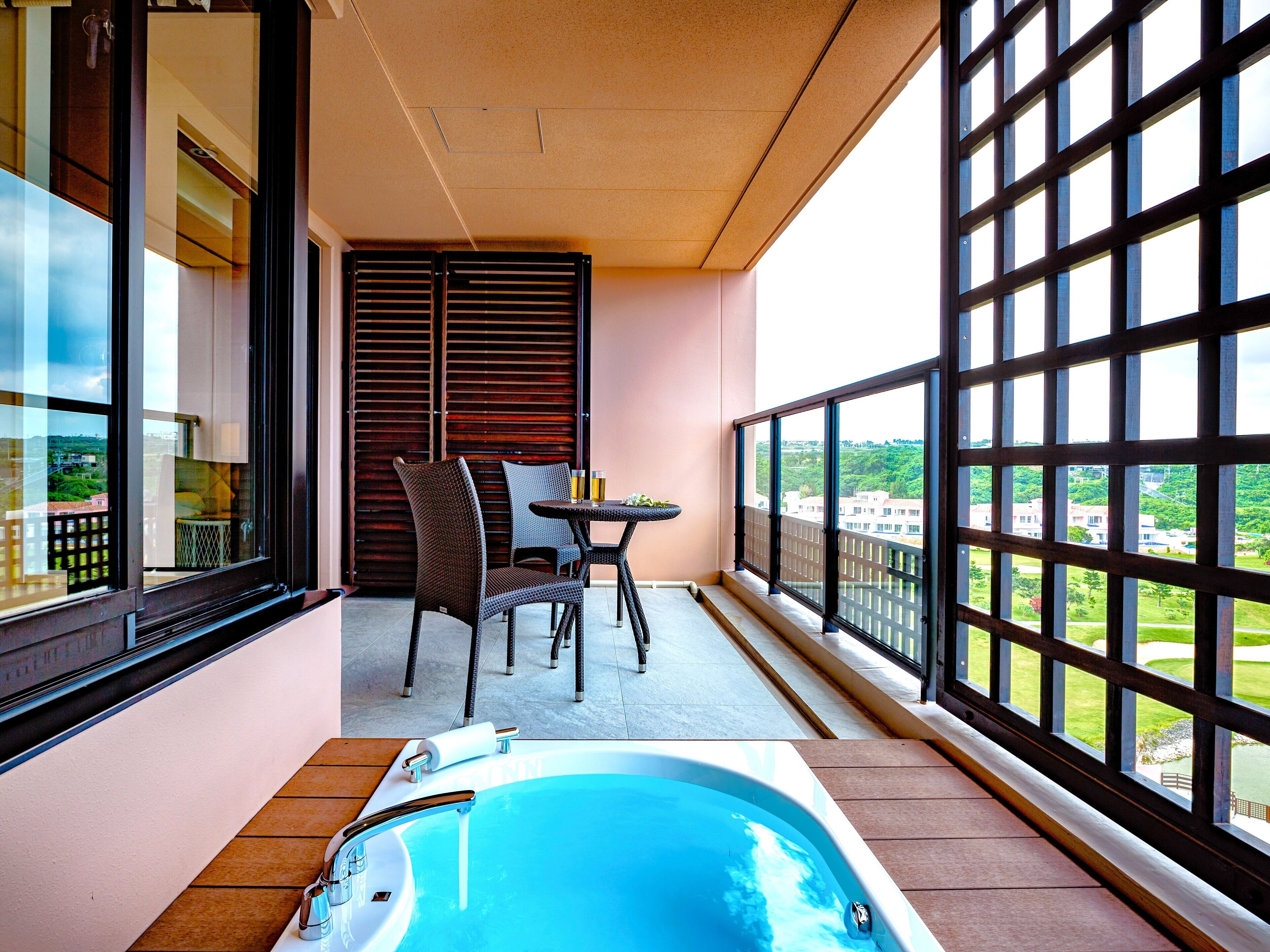 deluxe room (non smoking) | 1 bedroom, minibar, in-room safe, blackout curtains