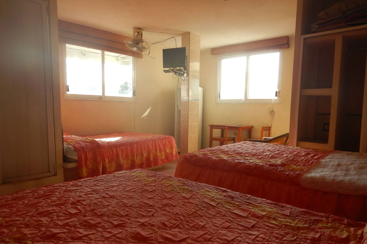 Wifi gratis y ropa de cama 