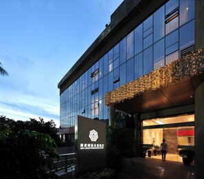 Façade de l’hébergement - soirée/nuit