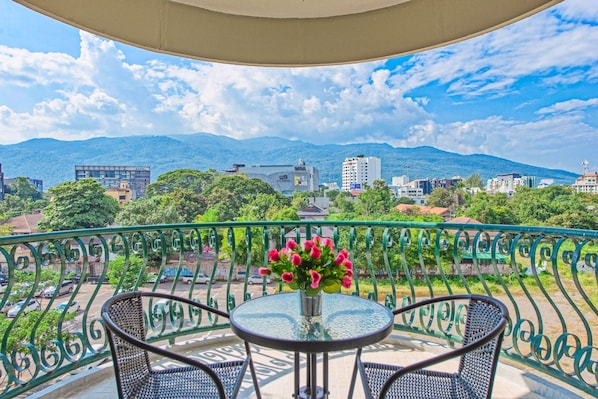 Deluxe-Zweibettzimmer, Bergblick | Balkon
