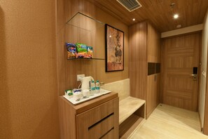 Deluxe Room, 1 King Bed, Non Smoking