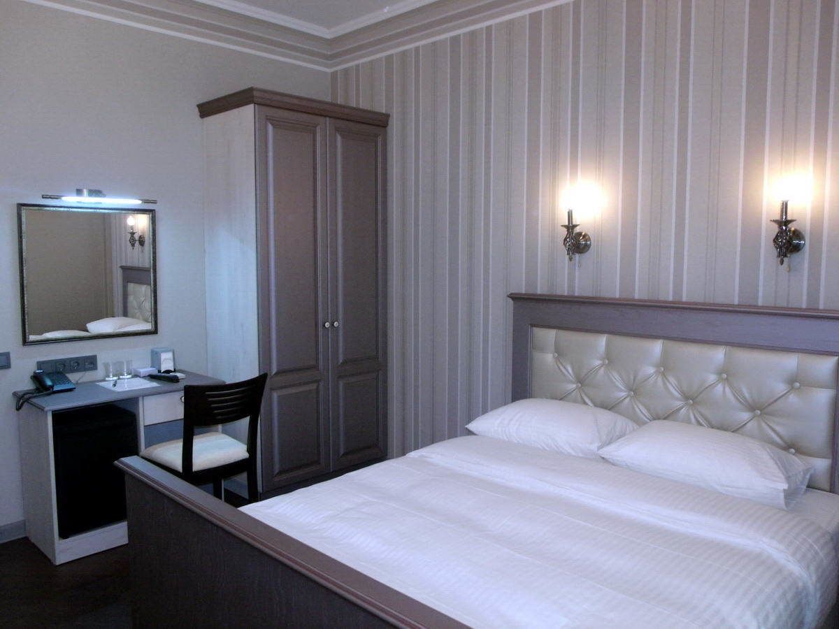 economy double room | in-room safe, blackout curtains, soundproofing, iron/ironing board