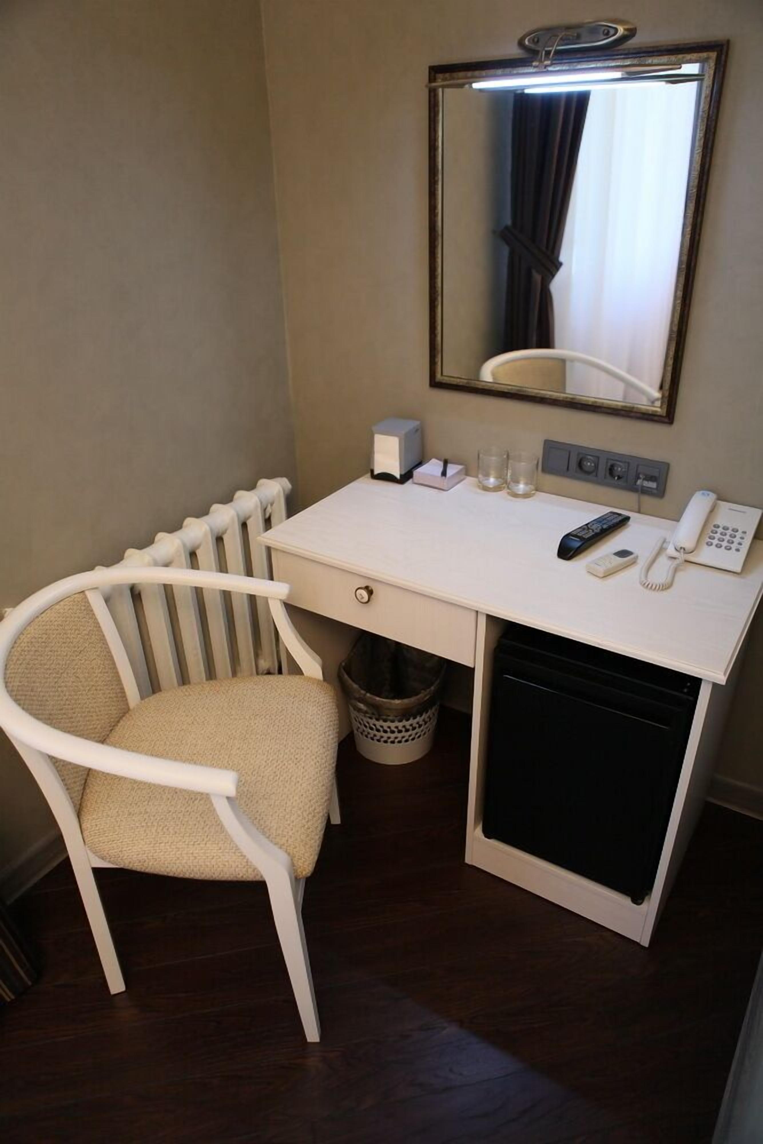 economy double room | room amenity