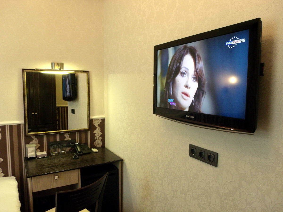 standard double or twin room | television