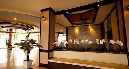 J & Y Lodge Hotel