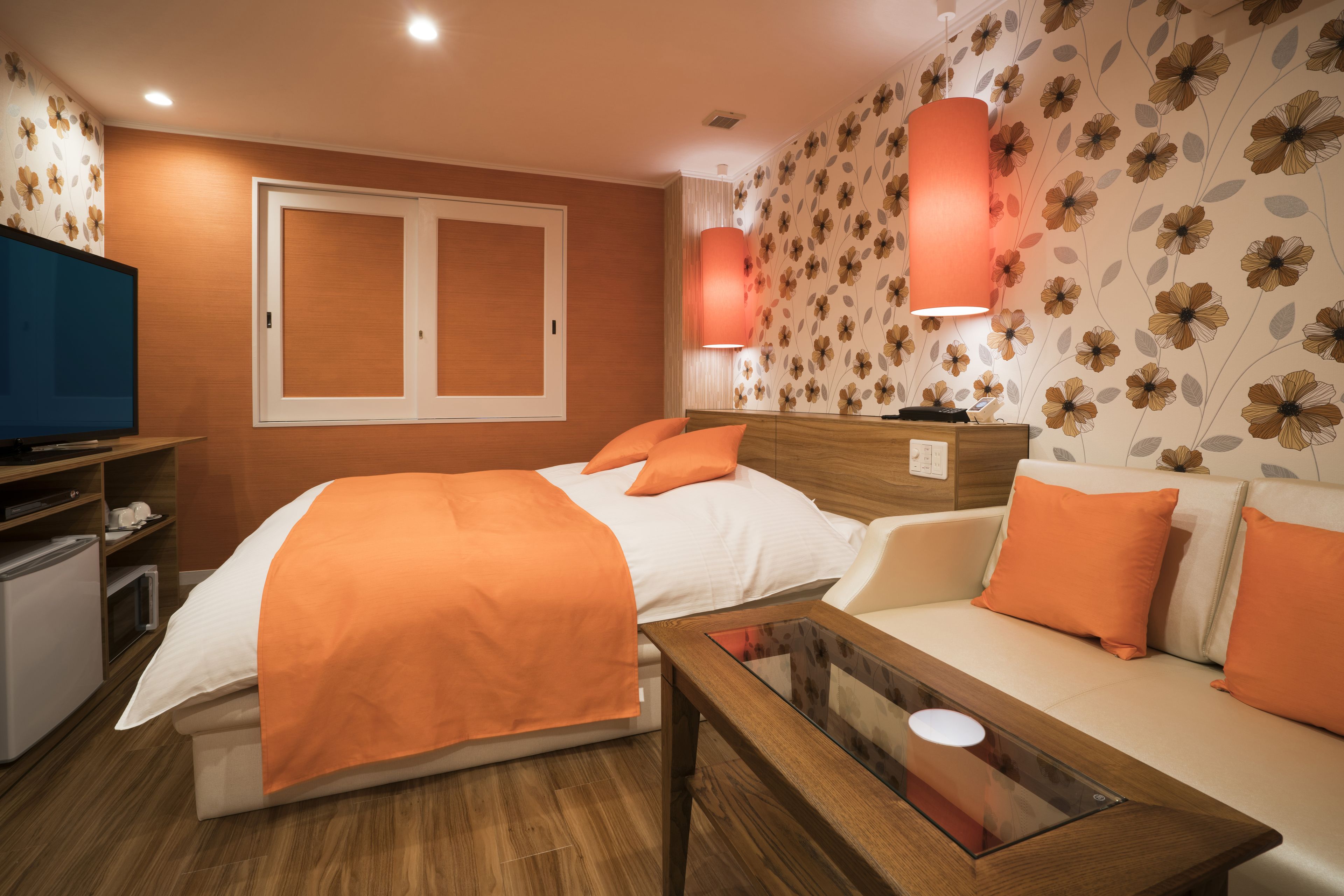 minibar, desk, soundproofing, free wifi