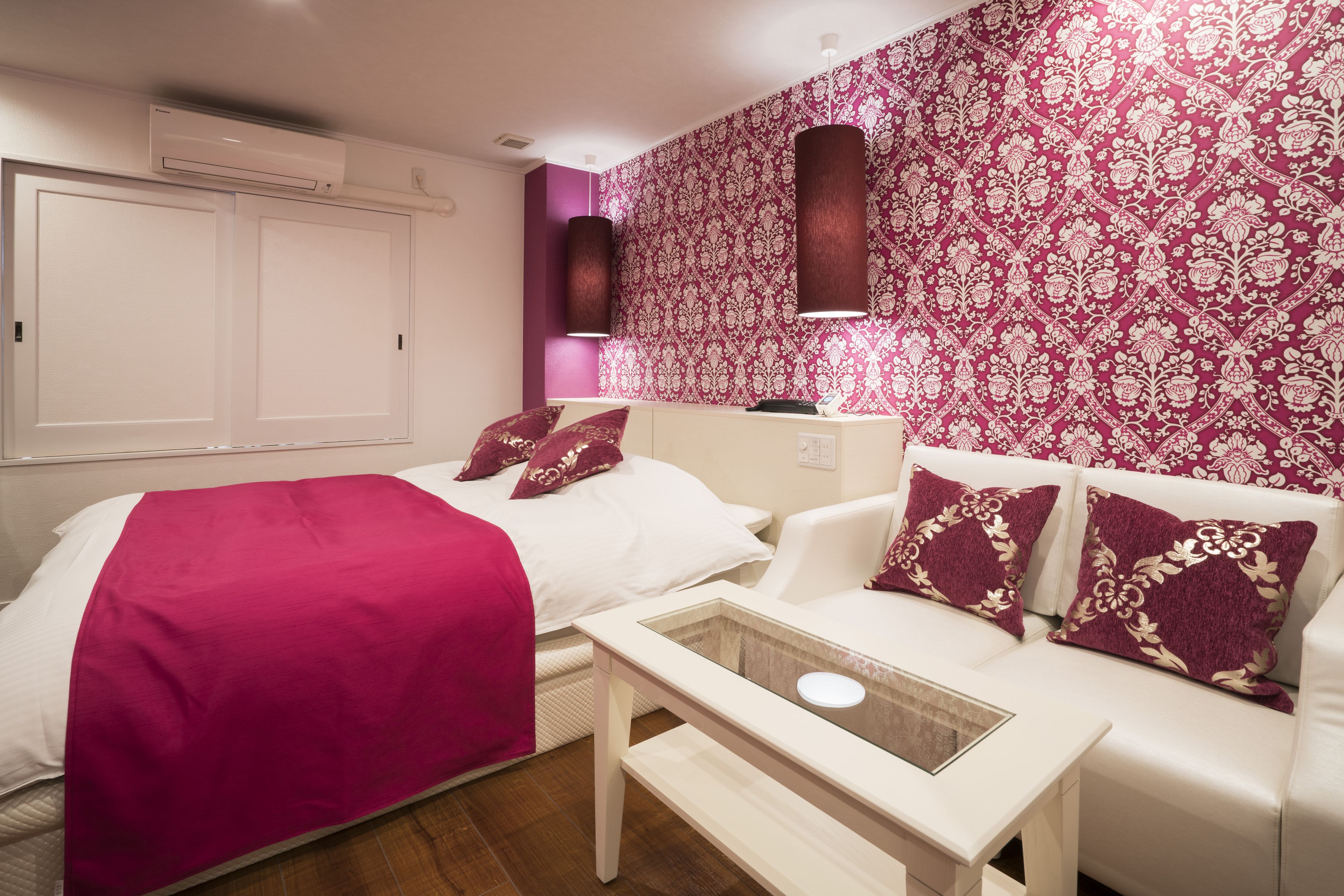 minibar, desk, soundproofing, free wifi