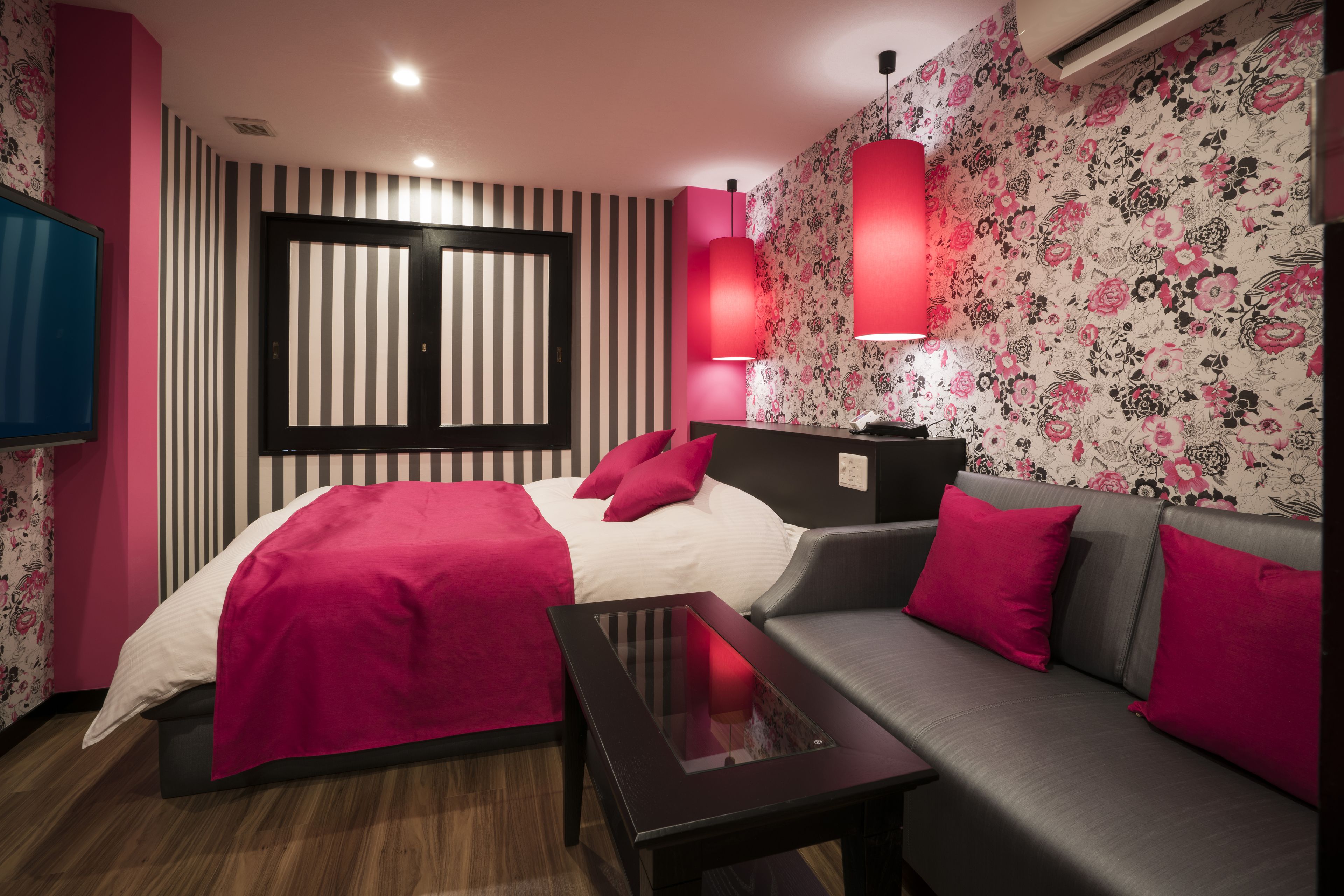 minibar, desk, soundproofing, free wifi