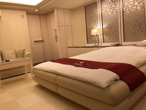 雙人房 | 隔音、免費無線上網
