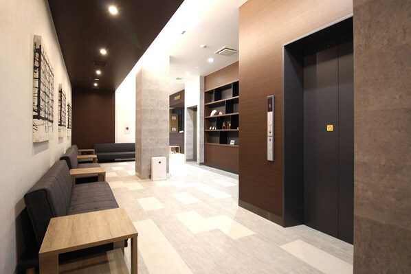 Área de estar no saguão