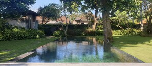 Kolam renang outdoor