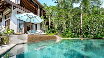 Kolam renang outdoor