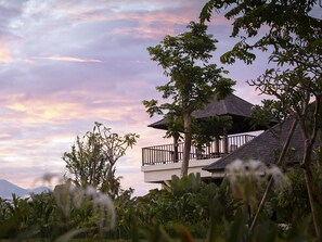 Villa, 5 chambres, vue sur la piscine | 5 chambres, coffre-fort, accès au Wi-Fi (inclus), literie fournie