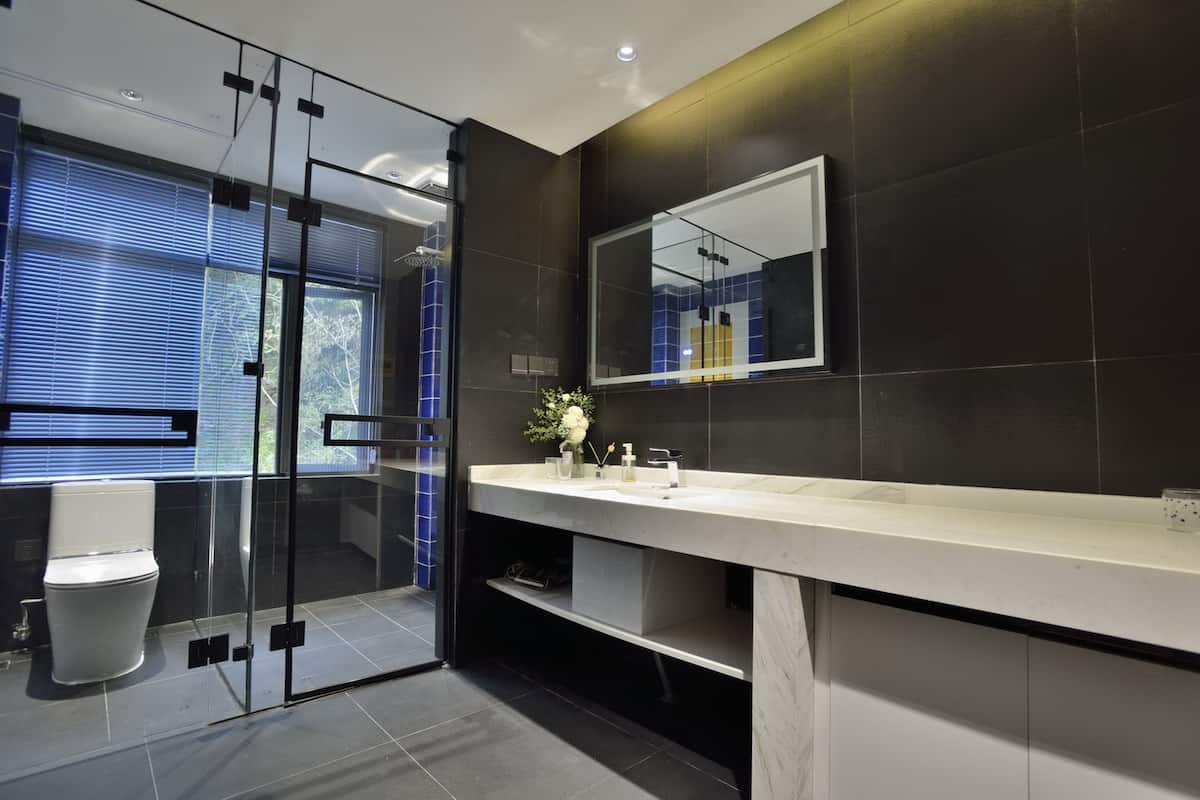 Superior Double Room, Mountain View | Bathroom | Shower, free toiletries, hair dryer, bathrobes