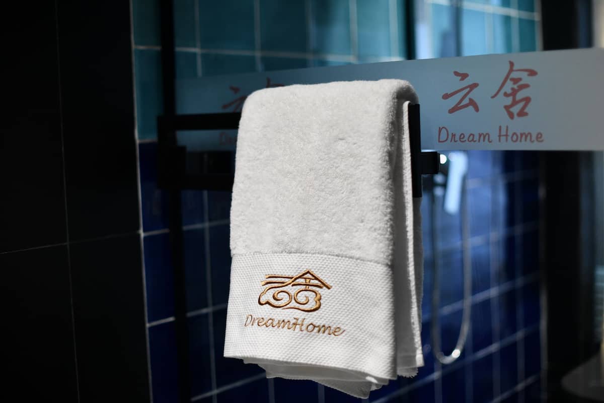 Double Room, River View | Bathroom | Shower, free toiletries, hair dryer, bathrobes