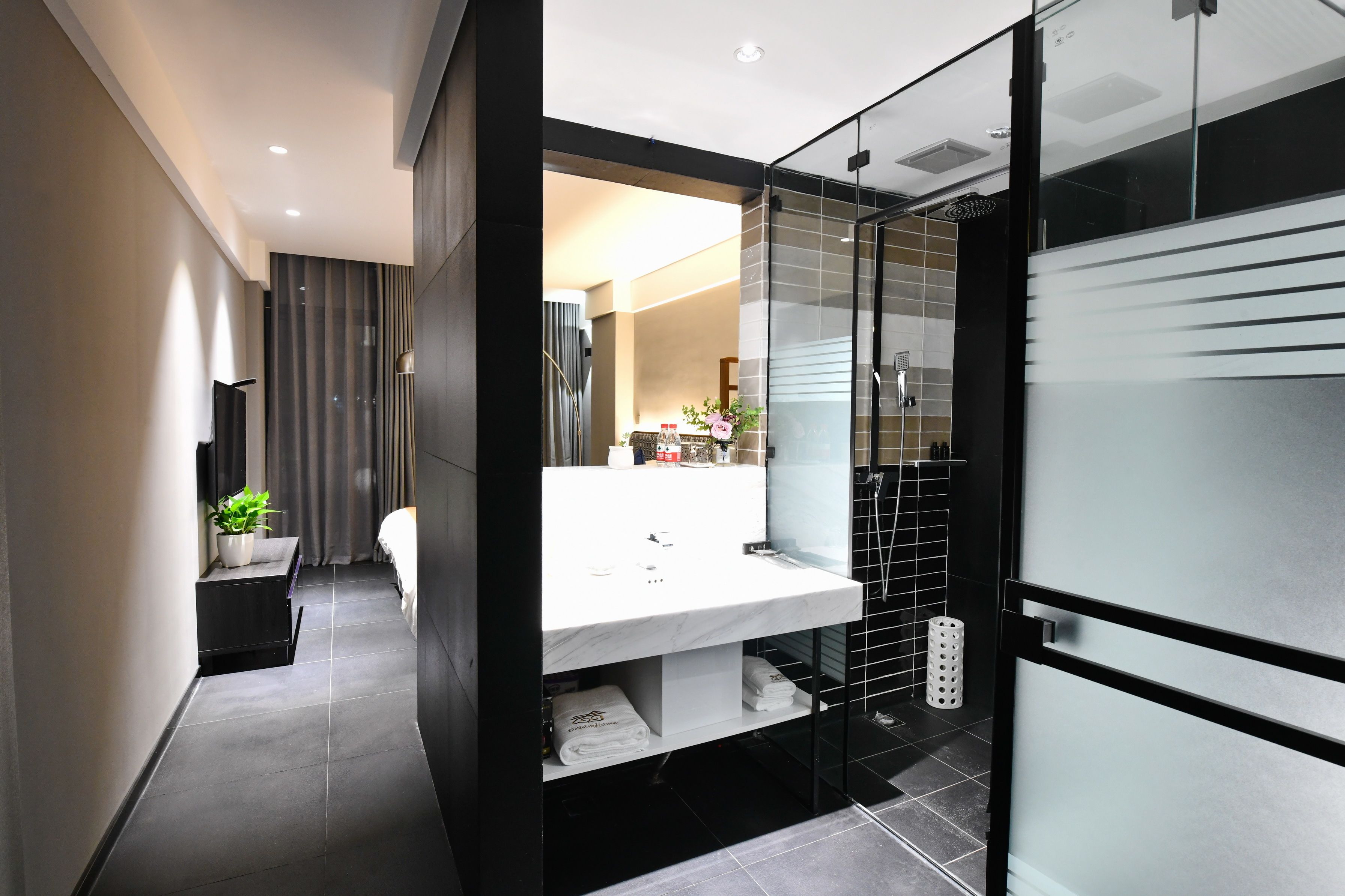 Deluxe Double Room, River View | Bathroom | Shower, free toiletries, hair dryer, bathrobes