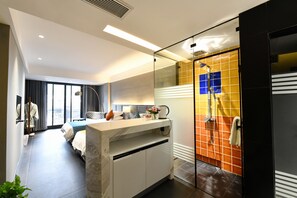 Exclusive Twin Room, Courtyard View | 1 bedroom, desk, blackout drapes, free WiFi - Dreamhouse (Hangzhou)
