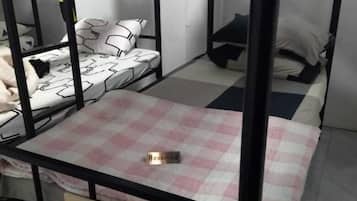 Dortoir Partagé | Coffres-forts dans les chambres, fer et planche à repasser