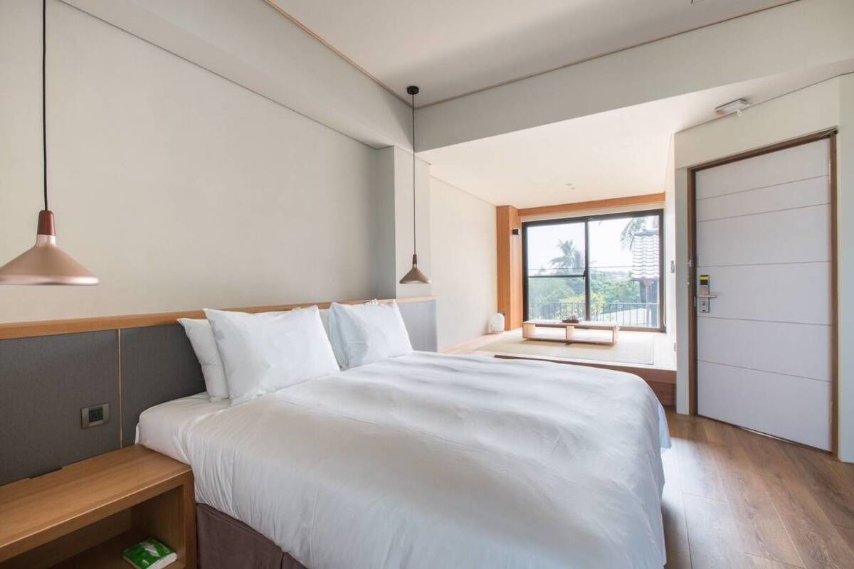 In-room safe, desk, blackout curtains, free WiFi