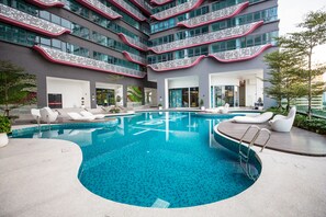 Outdoor pool - Arte Plus KLCC by Luxury Suites Asia (Kuala Lumpur)