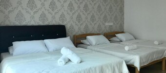 Island Hostel Bayan Lepas Airport