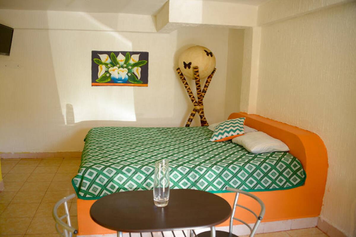 Standard Double Room, 1 King Bed, Non Smoking | WiFi (free), bed sheets