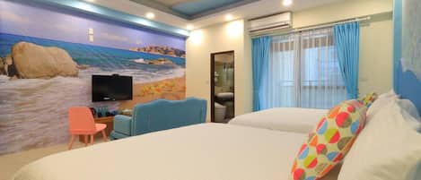 Deluxe Quadruple Room | Desk, blackout curtains, free WiFi, bed sheets