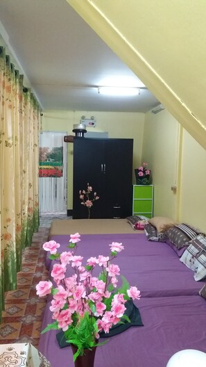 Shared Dormitory, Non Smoking | Living room - Lucky House Phra Sing Chiangmai - Hostel (Chiang Mai)