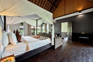 7 bedrooms, in-room safe, blackout curtains, iron/ironing board - Villa Kembang Bali (Payangan)