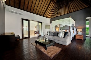 7 bedrooms, in-room safe, blackout curtains, iron/ironing board - Villa Kembang Bali (Payangan)