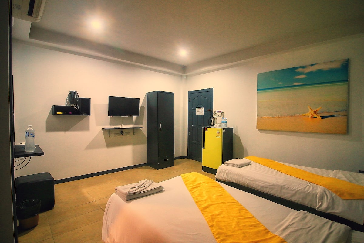 Comfort tweepersoonskamer, 2 tweepersoonsbedden, niet-roken | Luxe beddengoed, een kluis op de kamer, individueel gedecoreerd