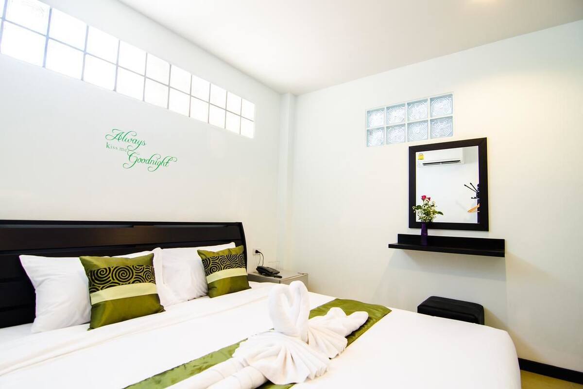 Standard Room, 1 King Bed, Non Smoking