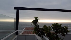 Exclusive Penthouse, 1 Double Bed, Smoking, Beach View | Beach/ocean view - Cartagena Peru (Huanchaco)