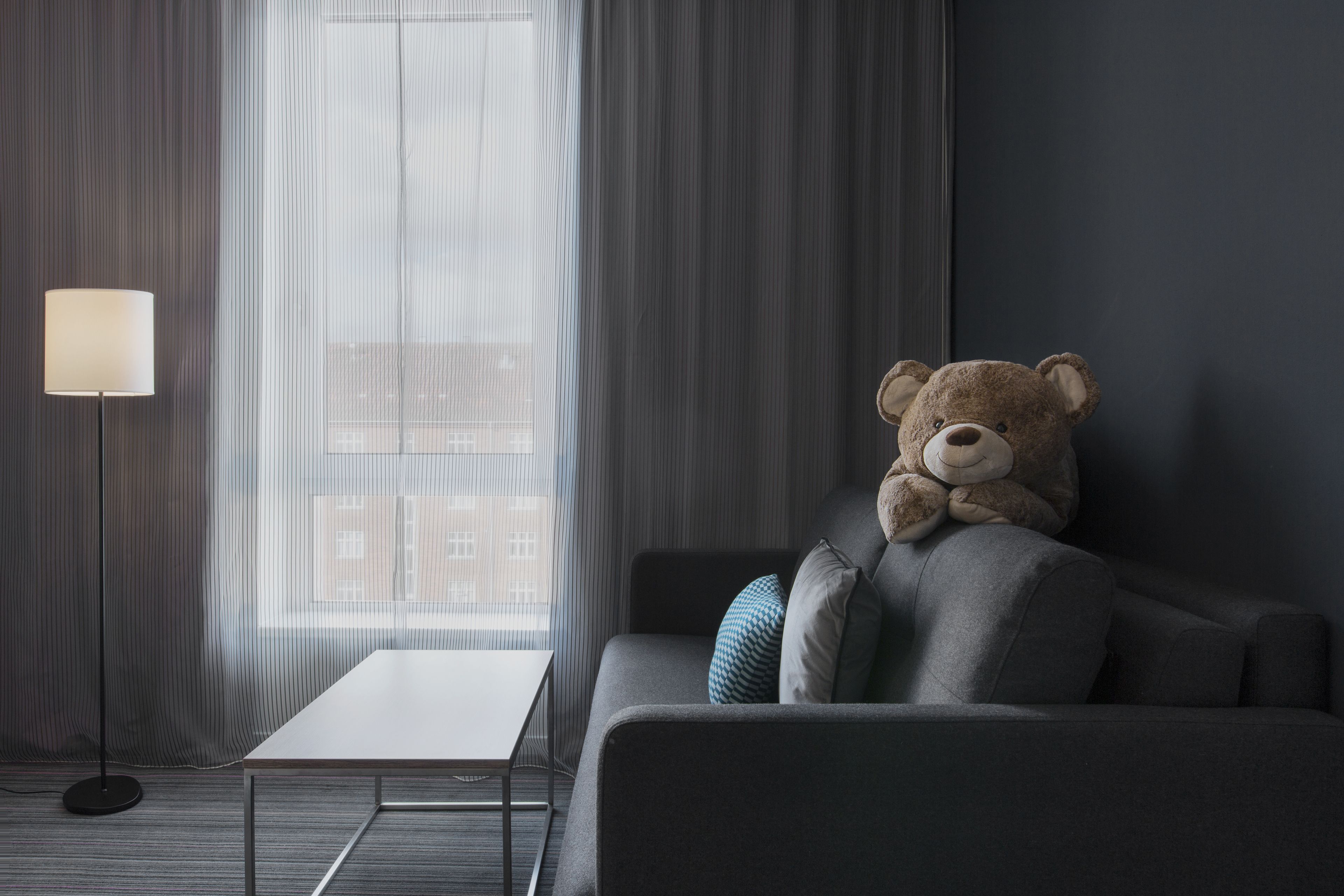 family room, 1 double bed, city view | frette italian sheets, premium bedding, desk, laptop workspace