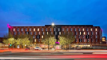 Fassade der Unterkunft – Abend/Nacht