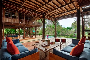 Villa 7 Bedrooms Private Pool, Valley View | Living area