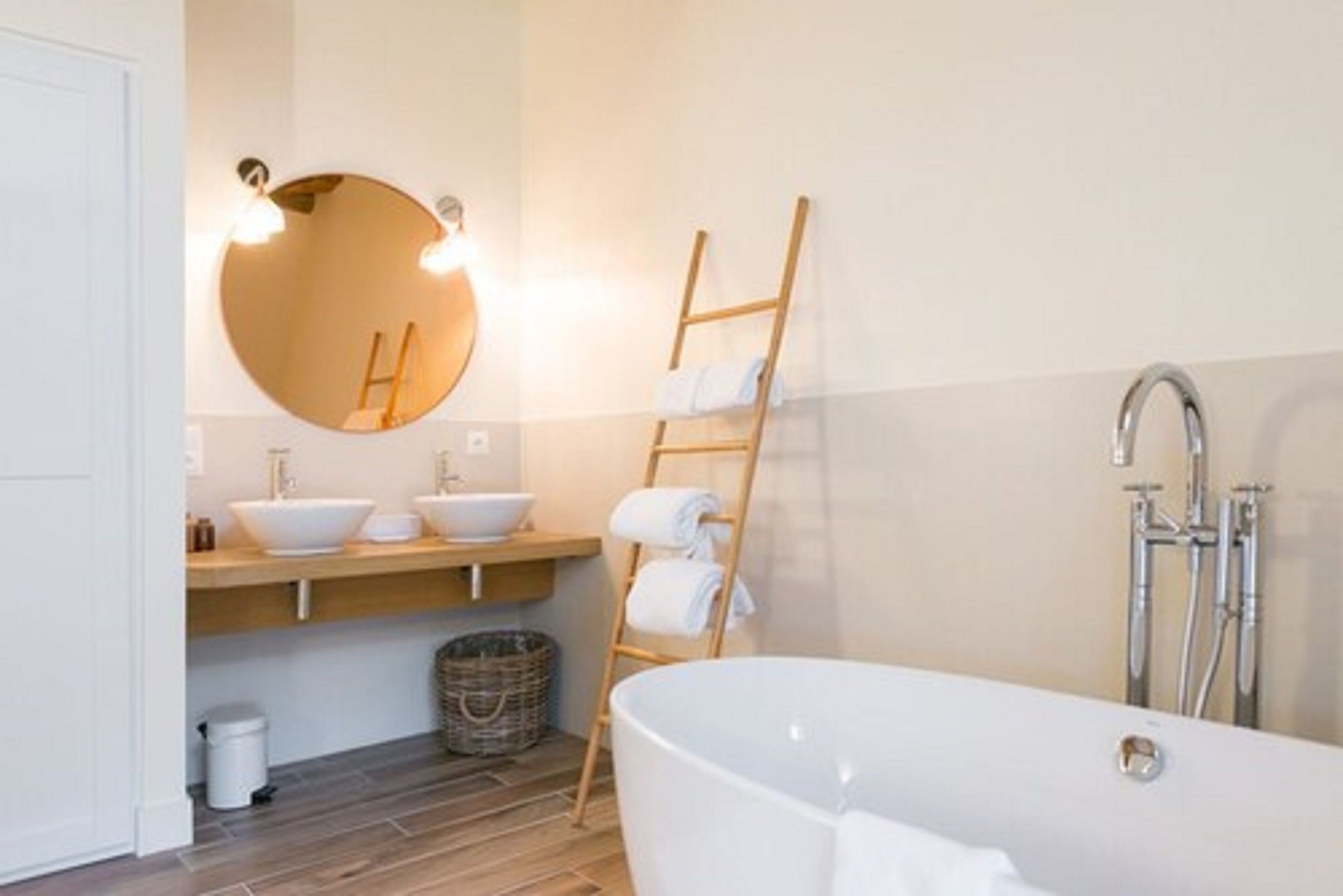 Room (Les Sceaux) | Bilik Mandi | Kelengkapan dandanan diri percuma, pengering rambut, selipar 