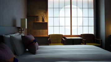 Down duvets, in-room safe, desk, blackout curtains